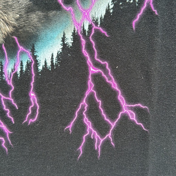 VTG 90s wolf with lighting t-shit - Picture 6 of 8